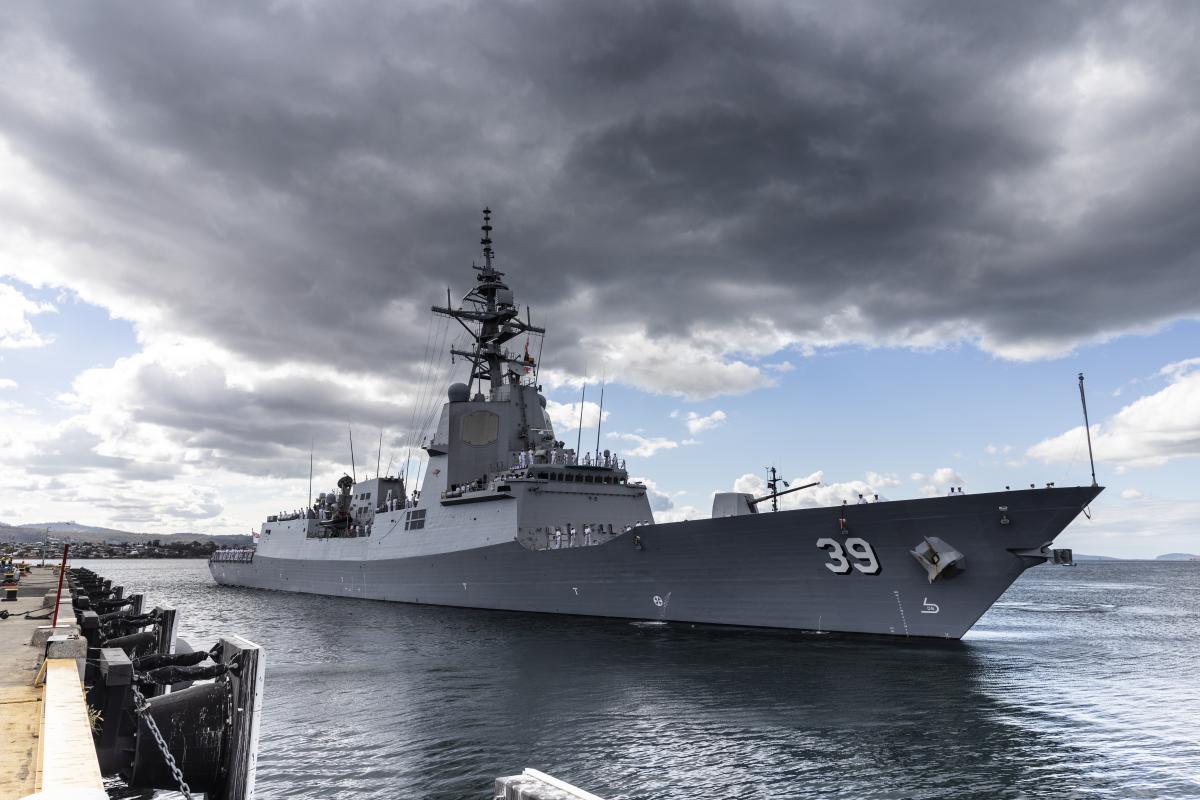 HMAS Hobart at home for regatta - CONTACT magazine