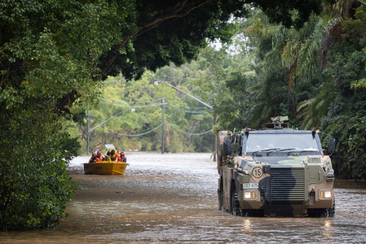 senti-mumbai-rain-captions-are-flooding-the-internet-take-cover