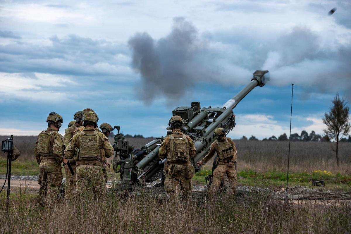 1 Regiment trains for 'danger close' - CONTACT magazine