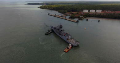 HMAS Warramunga arrives at Port Melville, Melville Island, Northern Territory, where the Expeditionary Logistics Team – Maritime provided food and fuel to the ship before returning to the sea phase of Exercise Kakadu. Story by Lieutenant Gary McHugh. Photo by Warrant Officer Shane Cameron.