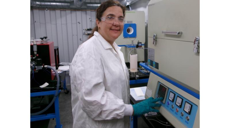 Dr Miriem Santander Borrego is a chemical science specialist working with materials in the Extreme Environment Materials & Forensics laboratory at the DST Group Eagle Farm, Brisbane. Story by Flight Lieutenant Marina Power. Photo by Scott Sarstedt-McCarthy.