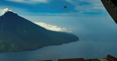 A CH-47F Chinook from 5th Aviation Regiment flies over Karkar Island during Exercise Helicon Luk in PNG. Story by Major Carolyn Barnett. Photos by Warrant Officer Class Two Miranda Buckley.