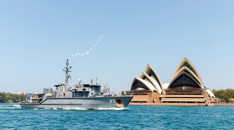 HMAS Gascoyne II makes its final entry into Sydney Harbour prior to decommissioning. Story by Sub-Lieutenant Brandan Clothier. Photos by Leading Seaman Daniel Goodman.