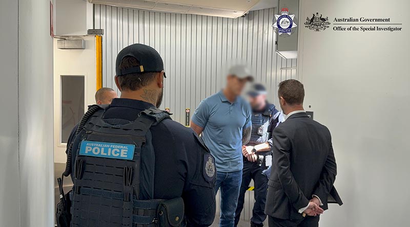 Ben Roberts-Smith arrest at Sydney Airport. Supplied by AFP.