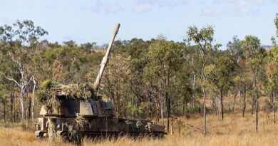 An AS9 Huntsman self-propelled howitzer ready to fire during Exercise Pozieres Run in Townsville. Photo by Corporal Johnny Huang.