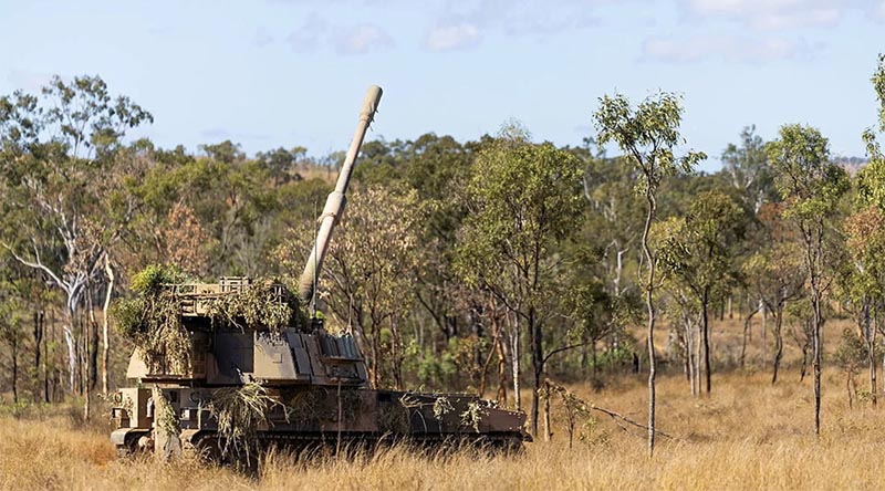 An AS9 Huntsman self-propelled howitzer ready to fire during Exercise Pozieres Run in Townsville. Photo by Corporal Johnny Huang.
