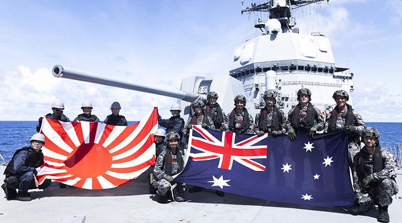 HMAS Sydney (V) and JS Fuyuzuki boarding party teams onboard JS Fuyuzuki during Exercise Nichi-Gou Trident. Photo by Leading Seaman Lauren Pugsley.