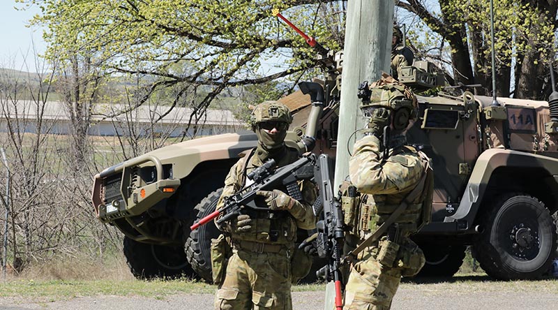 Australian Army soldiers from 1st/15th Royal New South Wales Lancers on patrol during Exercise Menin Vigil in Bathurst, NSW. Photo by Captain Harrison Selmes.