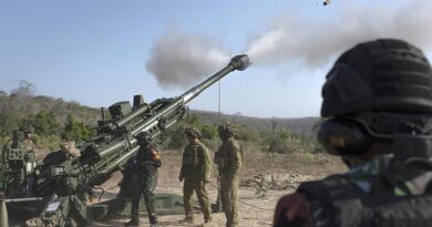 An Indonesian Armed Forces soldier fires an Australian M777 howitzer during Exercise Keris Woomera 26 in East Java, Indonesia. Photo by Private Shaun Jukes.